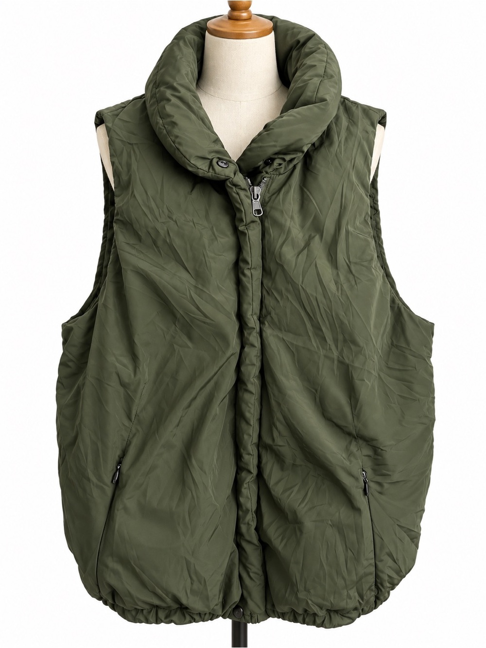 GAP Quilted Puffer Vest in Brown